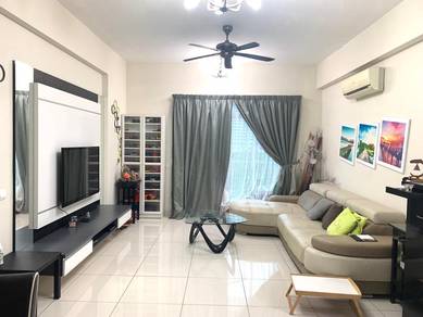 4 Big Rooms! Rare! Corner unit! REFLECTION CONDO 1512sf 2 cp