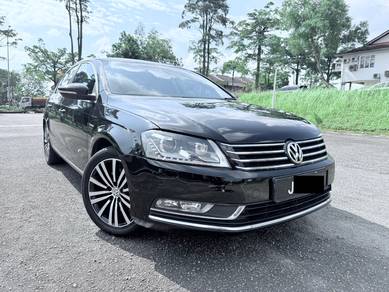 Volkswagen PASSAT 1.8 TSI (CKD) (A)