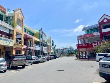 Plaza Grand Millennium | 3 Storey Shoplot