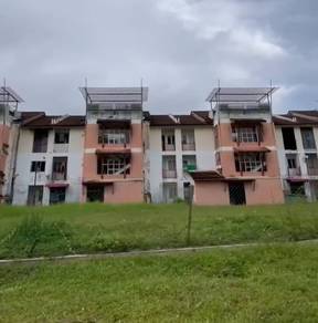Bukit Merah Laketown