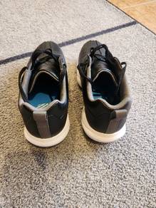 Golf shoe