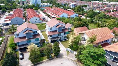 2.5 Storey End Lot Bungalow Villa Safira Saujana Impian Kajang
