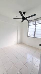 Green Garden, With Kitchen Cabinet, 1 Car Park