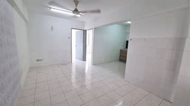 Green Garden, With Kitchen Cabinet, 1 Car Park