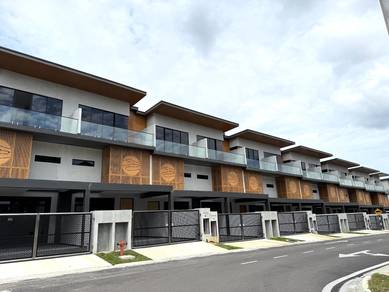Kulai D Art Hills Brand New 3 Storey Terrace w Clubhouse Gated Guarded