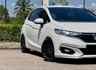 FULL LOAN Honda JAZZ 1.5 V FACELIFT (A)