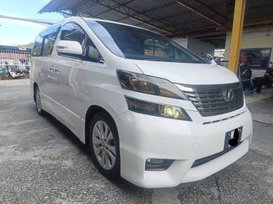Toyota VELLFIRE 2.4 SUNROOF POWERBOOT