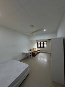 (Room for Rent) Middle Room @ Bayan Lepas. All Male Unit
