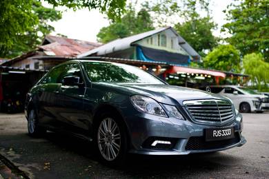Mercedes Benz E200 CGI BlueEFCY