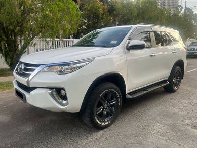 Toyota FORTUNER 2.4 VRZ 4X4 (A)
