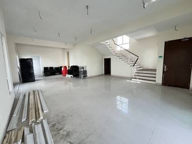 Taming Mutiara 3,3 Storey Bungalow,end Lot!below Market Price!