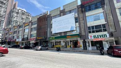 22x80 Main Road Bukit Mahkota Bangi Kajang ground floor shop for rent