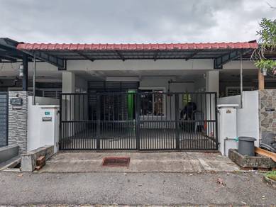 Hot Location!! Rumah Depan Padang!! Meru Perdana