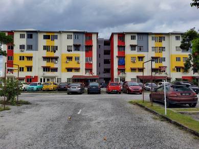 Low Cost FLAT Langat Utama Banting 3R1B Level 3 walk up Basic Unit