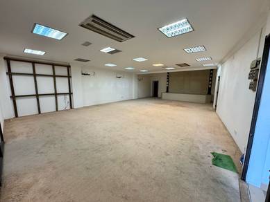 Commercial 4 storey Shophouse ,Renovated at Georgetown