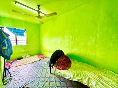 Rumah Pangsa Kayu Ara