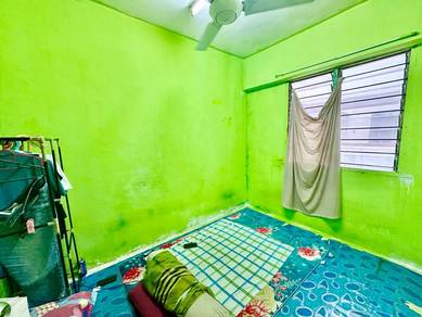 Rumah Pangsa Kayu Ara