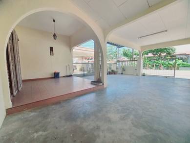 Renovate 4 Bedroom Double Storey Terrace House FullyFurnish Cheng Baru
