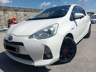 MURAH 2013 Toyota PRIUS C 1.5 (HYBRID) WARANTI*🔥