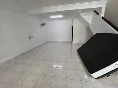 Taman Mount Austin Double Storey G&G House For RENT