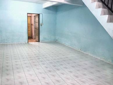 Paya Pulai Taman Sri Pelangi Segamat 2 Storey Terrace House 3R2B
