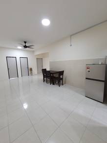 Middle Room @ Bayan Baru. Near FIZ, Sunshine Square & Suntech.
