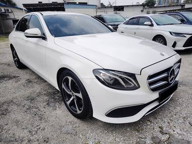 Mercedes Benz E200 SPORTSTYLE 2.0L F.S.RECORD