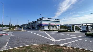 Sendayan irama, Gadong, Labu Seremban New main road shop for rent/sale