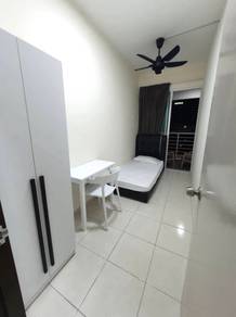 Single Bedroom for Rent @ Bayan Baru. Weekly Cleaning Provided.
