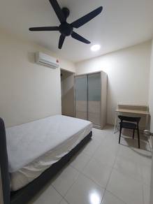 Middle Bedroom for Rent @ Bayan Baru. All Chinese Mixed Gender Unit