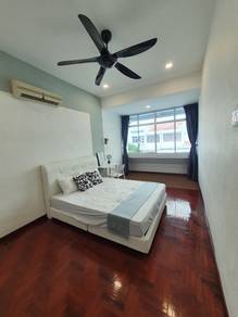 Middle Room@Gurney. All Chinese Mixed Gender. Walking dist. to Gurney