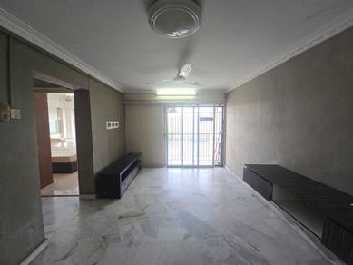 Hijau Ria Apartment-Facing KLCC, Partly Furnished