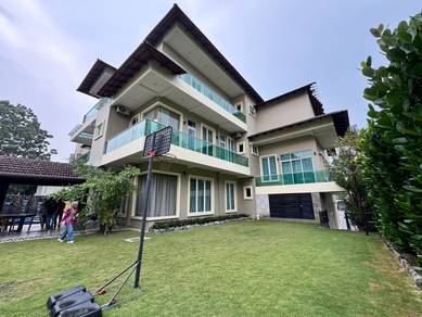 3 Storey Bungalow Country Heights Kajang with Pool & Lift - Resort Hom