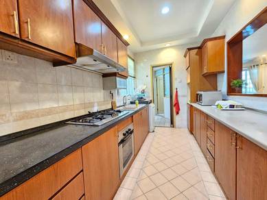 5 bedroom apartment for rent @town area