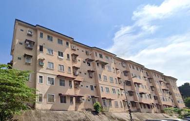 Taman Puncak Kinrara🎈3R2B1CP Partial Furnished unit Available.