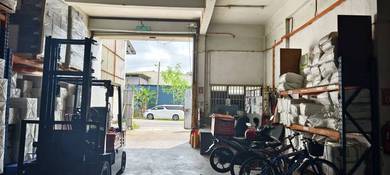 1.5 storey factory For RENT‼️ Desa Cemerlang