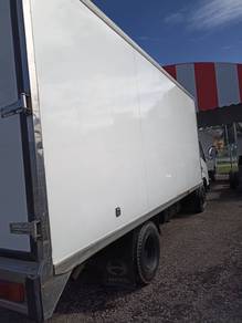 2011 Hino (local) 17ft refrigerated box