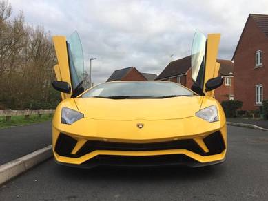 Lamborghini Aventador S Low Mileag 6.5 (A)