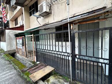 Near LRT Ground Floor unit @ Flat Taman Bakti, Ampang