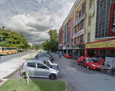 CORNER LOT GRound FLooR 📍ShopLoT Dekat Giant HyperMarKeT BaTu CaVes