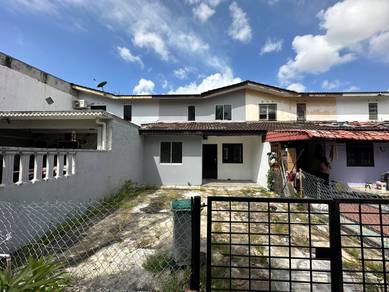 Teres 2 Tingkat, Taman Mawar Pasir Gudang, Johor