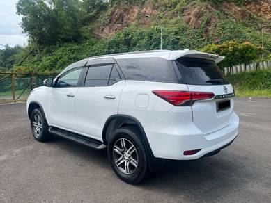 Toyota FORTUNER 2.4 VRZ (A)