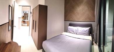 (Rental Room) Premium room | Female | Near MRT | WiFi | Kepong