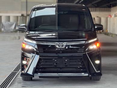 Toyota VOXY 2.0 KIRAMEKI (PM FOR MORE UNITS)