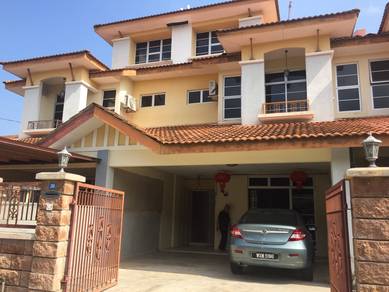 Nice & Peaceful 2.5-storey Terraced House Bandar Laguna Merbok BLM