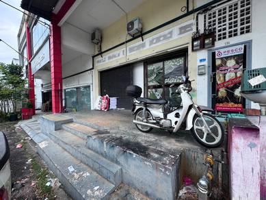 Kempas Double Storey Shop @ Jalan Kempas Utama / Ground Floor Only