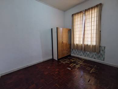 Beverly Hills Apartment | 3rd Floor | Partial Furnished | For SALE