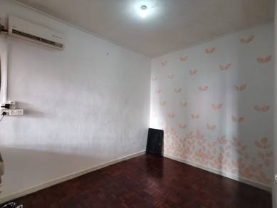Beverly Hills Apartment | 3rd Floor | Partial Furnished | For SALE