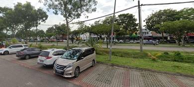 Facing main road Taman impian emas  shop lot