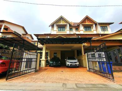 Rumah semi d cantik  3 tingkat tmn Subang Alam,Sek 27